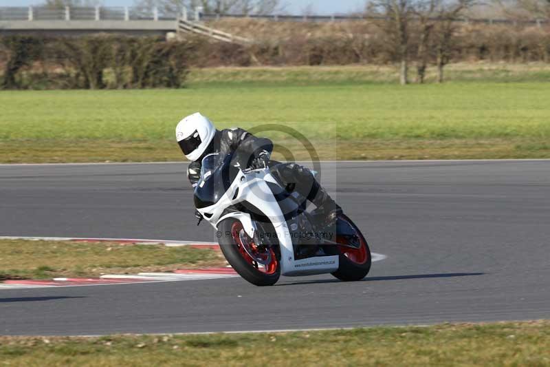 Motorcycle action photographs;Trackday digital images;event digital images;eventdigitalimages;no limits trackday;peter wileman photography;snetterton;snetterton circuit norfolk;snetterton photographs;trackday;trackday photos