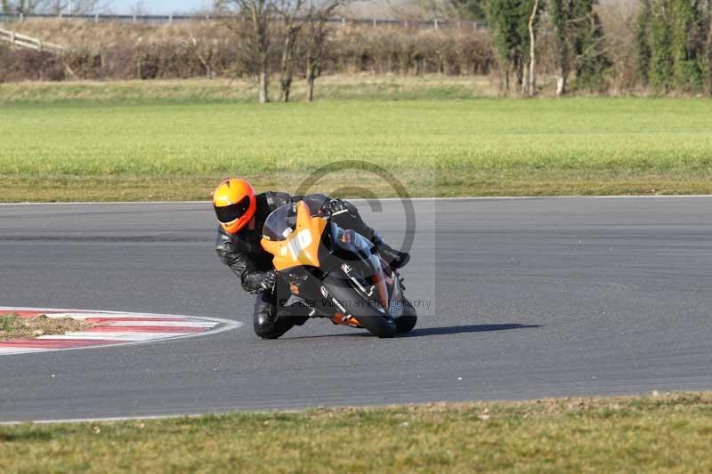 Motorcycle action photographs;Trackday digital images;event digital images;eventdigitalimages;no limits trackday;peter wileman photography;snetterton;snetterton circuit norfolk;snetterton photographs;trackday;trackday photos
