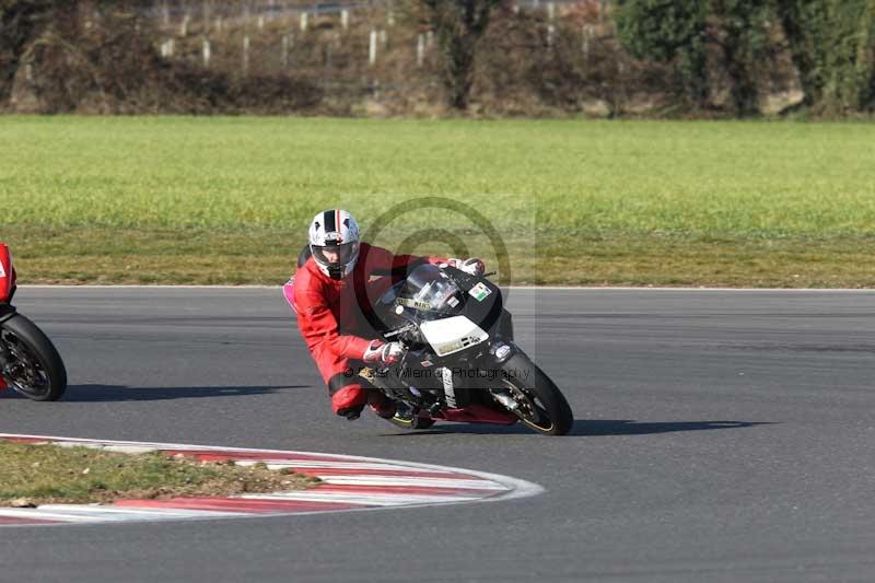 Motorcycle action photographs;Trackday digital images;event digital images;eventdigitalimages;no limits trackday;peter wileman photography;snetterton;snetterton circuit norfolk;snetterton photographs;trackday;trackday photos