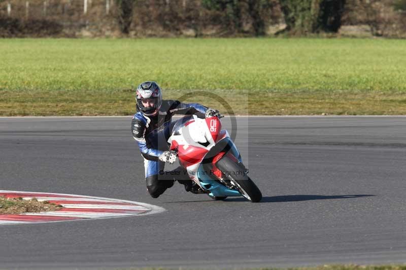 Motorcycle action photographs;Trackday digital images;event digital images;eventdigitalimages;no limits trackday;peter wileman photography;snetterton;snetterton circuit norfolk;snetterton photographs;trackday;trackday photos