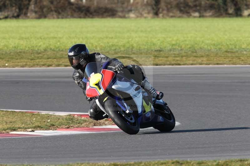 Motorcycle action photographs;Trackday digital images;event digital images;eventdigitalimages;no limits trackday;peter wileman photography;snetterton;snetterton circuit norfolk;snetterton photographs;trackday;trackday photos