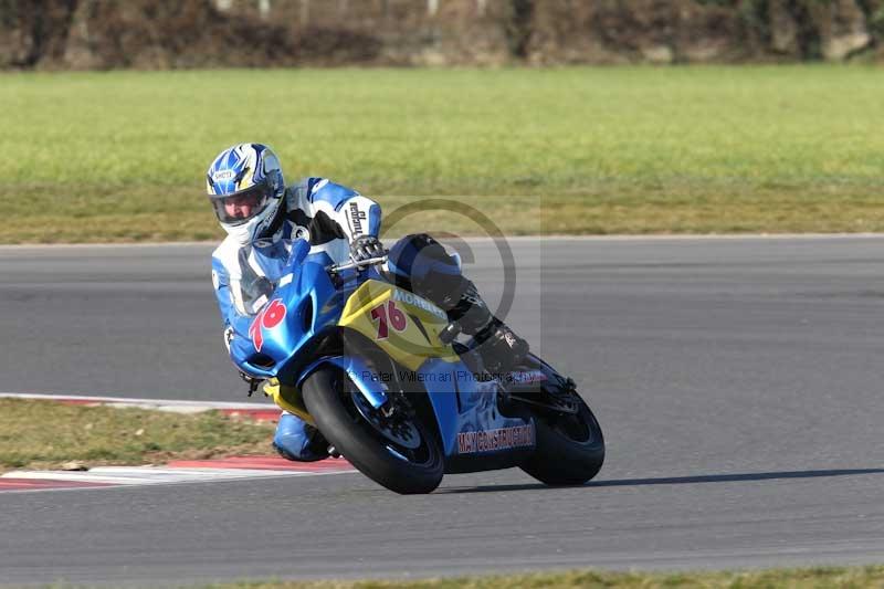 Motorcycle action photographs;Trackday digital images;event digital images;eventdigitalimages;no limits trackday;peter wileman photography;snetterton;snetterton circuit norfolk;snetterton photographs;trackday;trackday photos