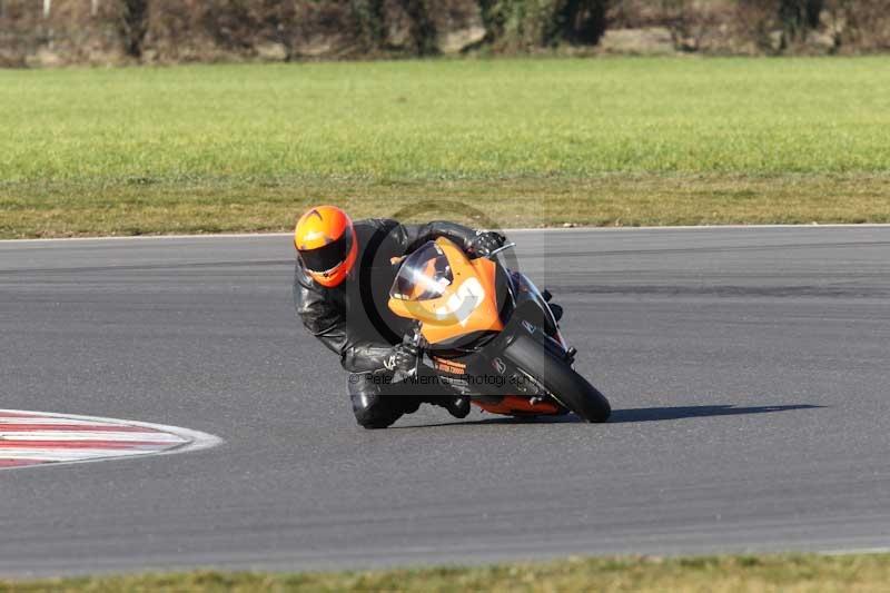Motorcycle action photographs;Trackday digital images;event digital images;eventdigitalimages;no limits trackday;peter wileman photography;snetterton;snetterton circuit norfolk;snetterton photographs;trackday;trackday photos