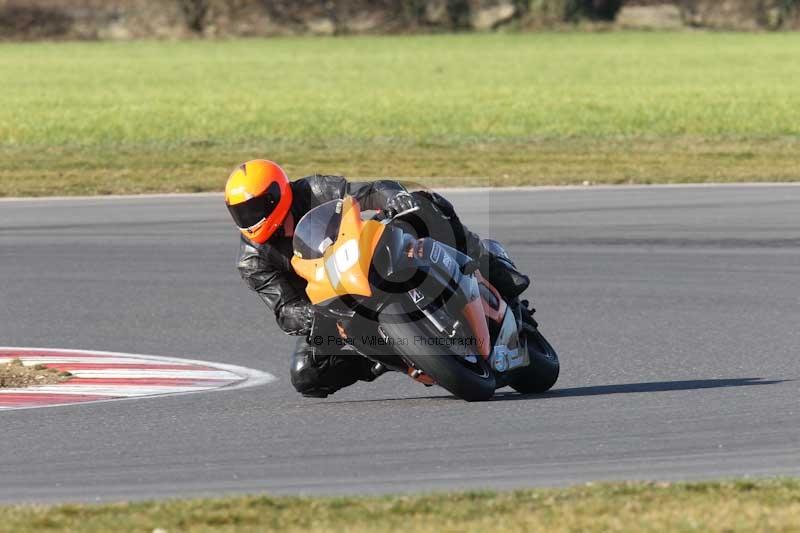 Motorcycle action photographs;Trackday digital images;event digital images;eventdigitalimages;no limits trackday;peter wileman photography;snetterton;snetterton circuit norfolk;snetterton photographs;trackday;trackday photos