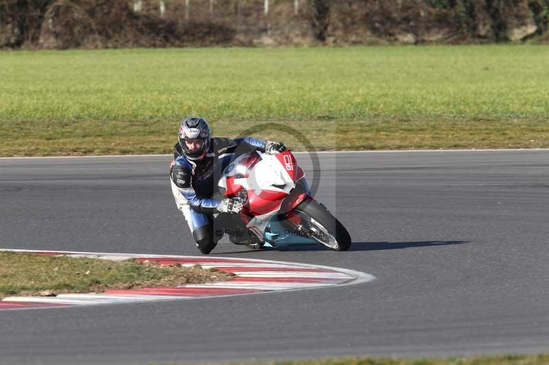Motorcycle action photographs;Trackday digital images;event digital images;eventdigitalimages;no limits trackday;peter wileman photography;snetterton;snetterton circuit norfolk;snetterton photographs;trackday;trackday photos