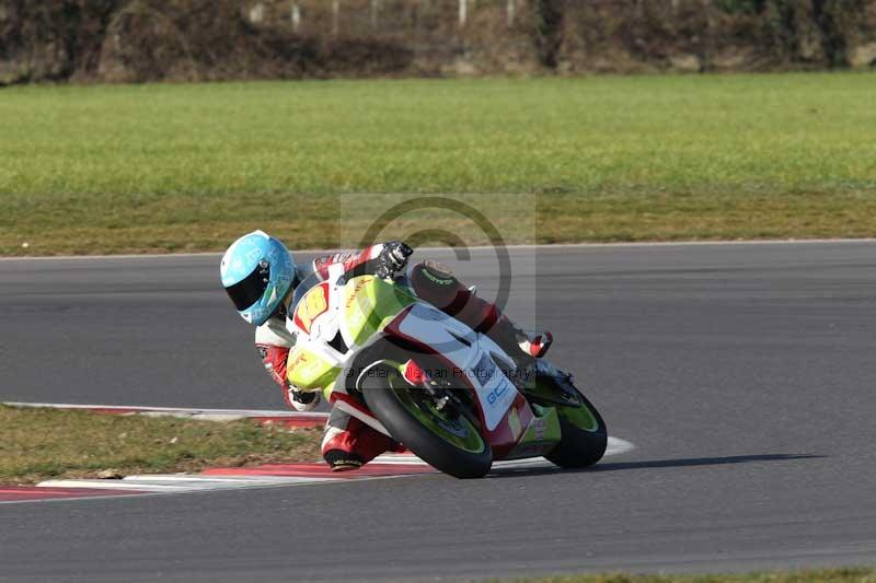 Motorcycle action photographs;Trackday digital images;event digital images;eventdigitalimages;no limits trackday;peter wileman photography;snetterton;snetterton circuit norfolk;snetterton photographs;trackday;trackday photos