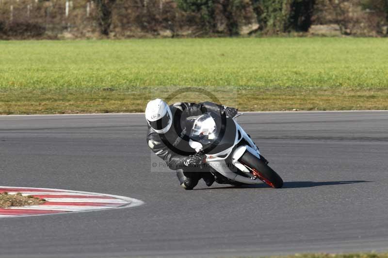 Motorcycle action photographs;Trackday digital images;event digital images;eventdigitalimages;no limits trackday;peter wileman photography;snetterton;snetterton circuit norfolk;snetterton photographs;trackday;trackday photos