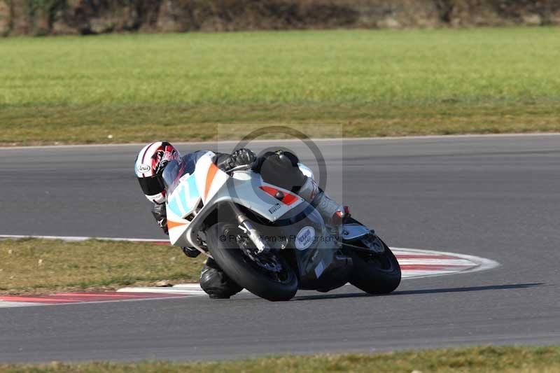 Motorcycle action photographs;Trackday digital images;event digital images;eventdigitalimages;no limits trackday;peter wileman photography;snetterton;snetterton circuit norfolk;snetterton photographs;trackday;trackday photos