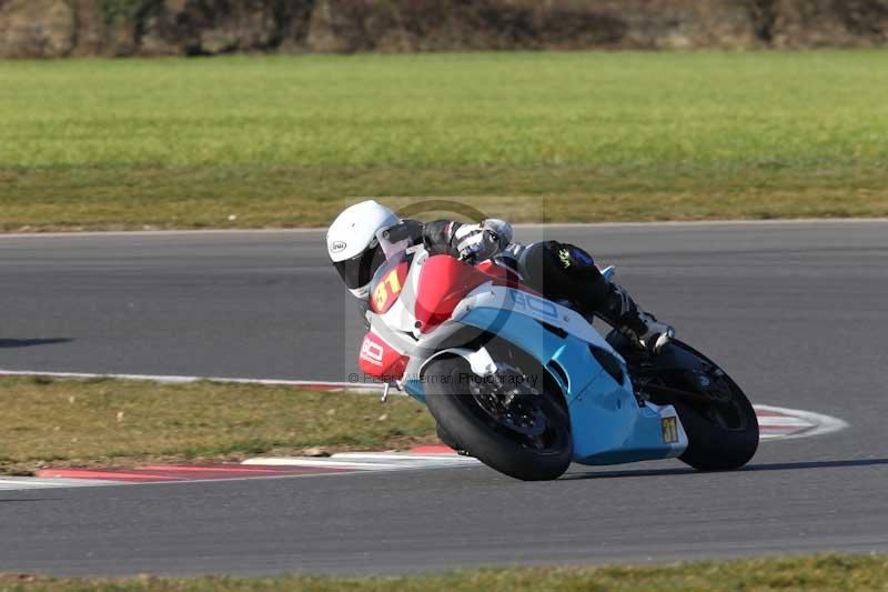Motorcycle action photographs;Trackday digital images;event digital images;eventdigitalimages;no limits trackday;peter wileman photography;snetterton;snetterton circuit norfolk;snetterton photographs;trackday;trackday photos
