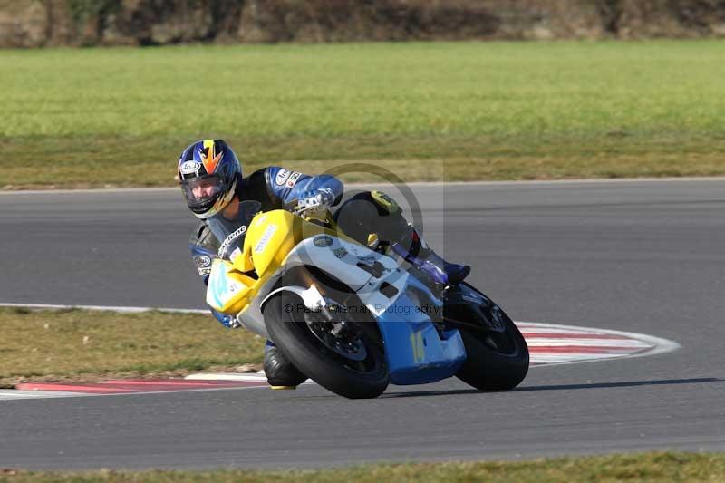 Motorcycle action photographs;Trackday digital images;event digital images;eventdigitalimages;no limits trackday;peter wileman photography;snetterton;snetterton circuit norfolk;snetterton photographs;trackday;trackday photos