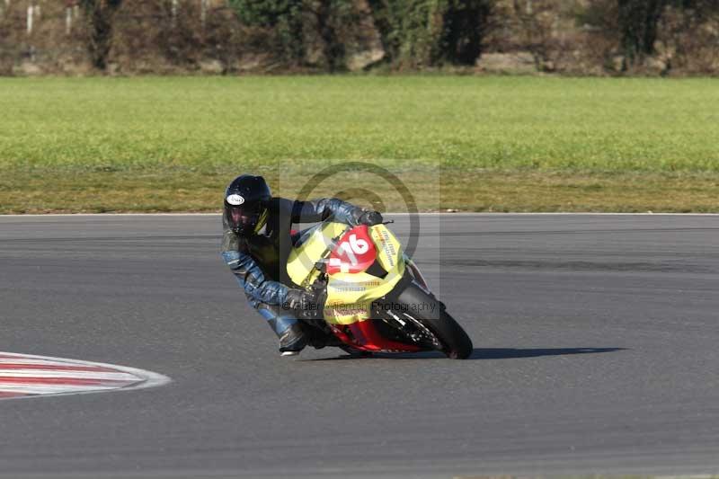 Motorcycle action photographs;Trackday digital images;event digital images;eventdigitalimages;no limits trackday;peter wileman photography;snetterton;snetterton circuit norfolk;snetterton photographs;trackday;trackday photos
