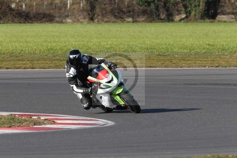 Motorcycle action photographs;Trackday digital images;event digital images;eventdigitalimages;no limits trackday;peter wileman photography;snetterton;snetterton circuit norfolk;snetterton photographs;trackday;trackday photos