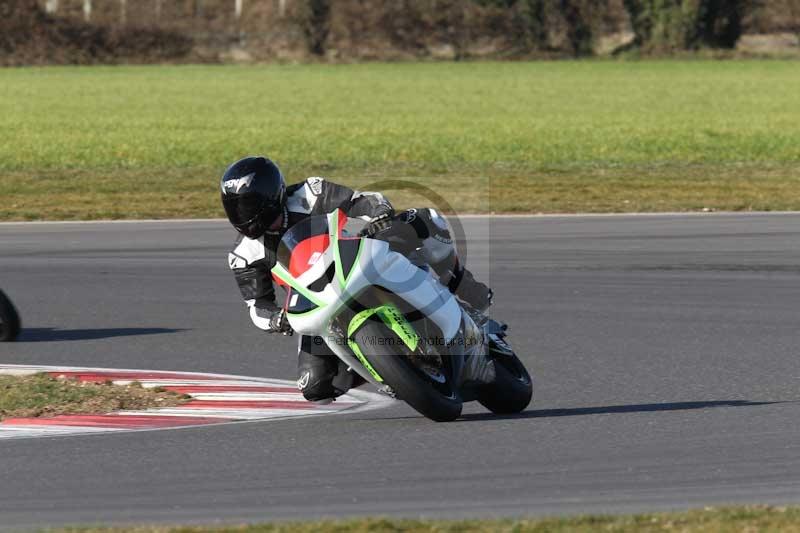Motorcycle action photographs;Trackday digital images;event digital images;eventdigitalimages;no limits trackday;peter wileman photography;snetterton;snetterton circuit norfolk;snetterton photographs;trackday;trackday photos