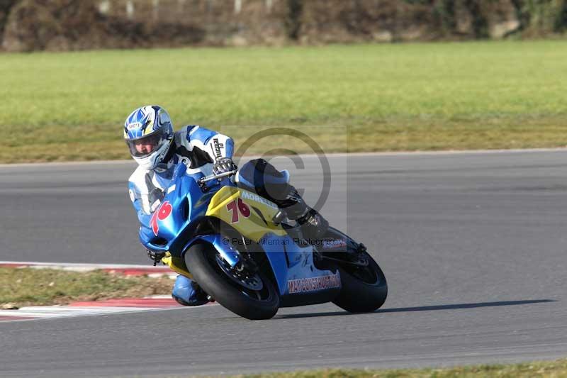 Motorcycle action photographs;Trackday digital images;event digital images;eventdigitalimages;no limits trackday;peter wileman photography;snetterton;snetterton circuit norfolk;snetterton photographs;trackday;trackday photos