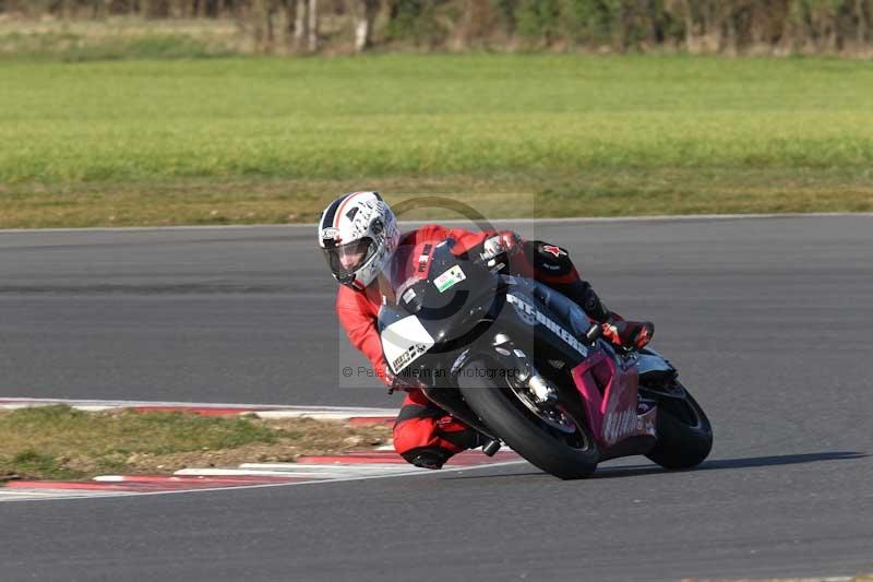 Motorcycle action photographs;Trackday digital images;event digital images;eventdigitalimages;no limits trackday;peter wileman photography;snetterton;snetterton circuit norfolk;snetterton photographs;trackday;trackday photos