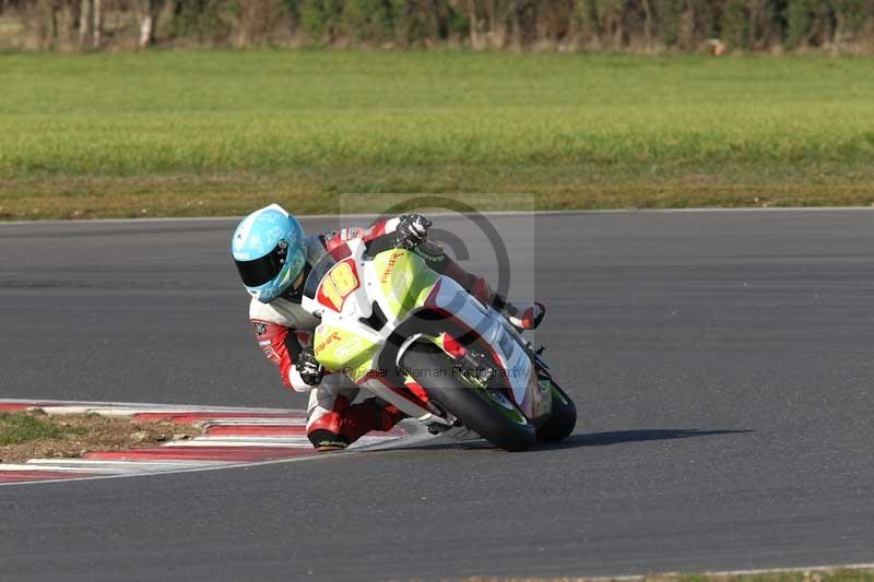 Motorcycle action photographs;Trackday digital images;event digital images;eventdigitalimages;no limits trackday;peter wileman photography;snetterton;snetterton circuit norfolk;snetterton photographs;trackday;trackday photos