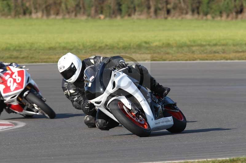 Motorcycle action photographs;Trackday digital images;event digital images;eventdigitalimages;no limits trackday;peter wileman photography;snetterton;snetterton circuit norfolk;snetterton photographs;trackday;trackday photos