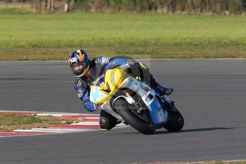 Motorcycle action photographs;Trackday digital images;event digital images;eventdigitalimages;no limits trackday;peter wileman photography;snetterton;snetterton circuit norfolk;snetterton photographs;trackday;trackday photos