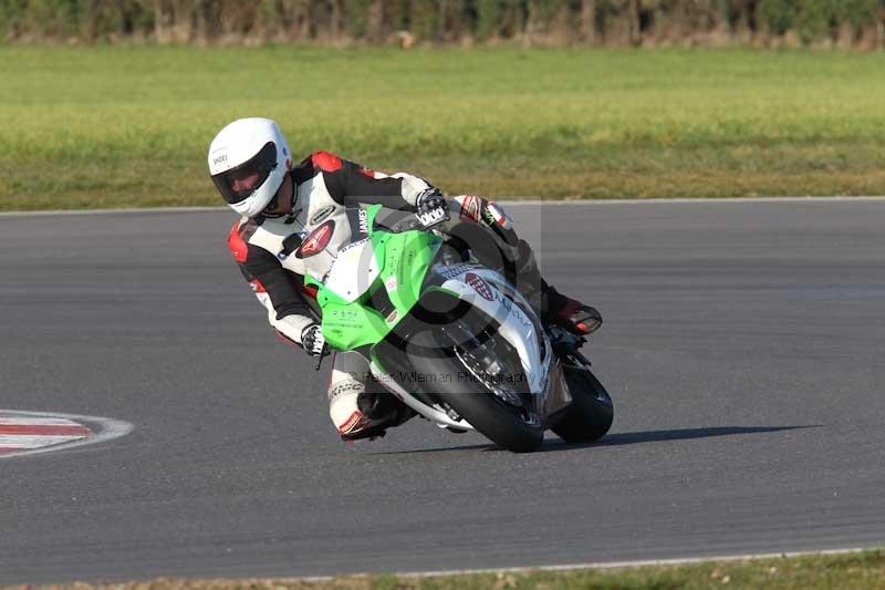 Motorcycle action photographs;Trackday digital images;event digital images;eventdigitalimages;no limits trackday;peter wileman photography;snetterton;snetterton circuit norfolk;snetterton photographs;trackday;trackday photos