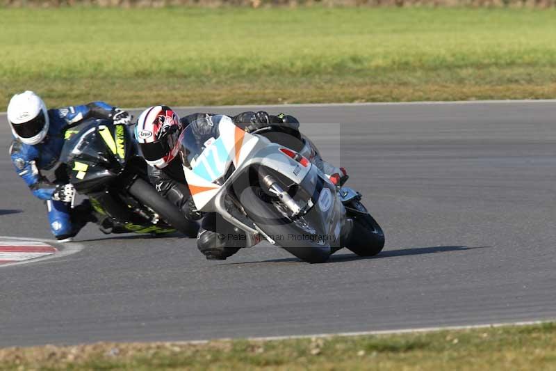 Motorcycle action photographs;Trackday digital images;event digital images;eventdigitalimages;no limits trackday;peter wileman photography;snetterton;snetterton circuit norfolk;snetterton photographs;trackday;trackday photos