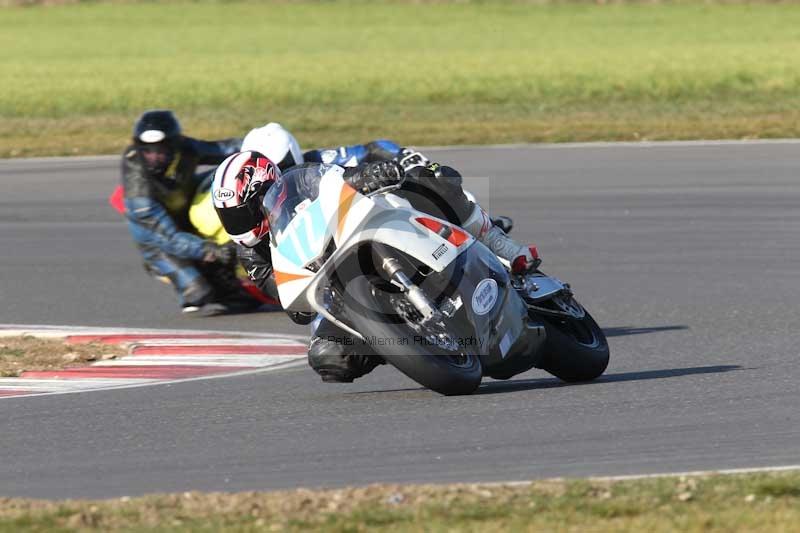 Motorcycle action photographs;Trackday digital images;event digital images;eventdigitalimages;no limits trackday;peter wileman photography;snetterton;snetterton circuit norfolk;snetterton photographs;trackday;trackday photos