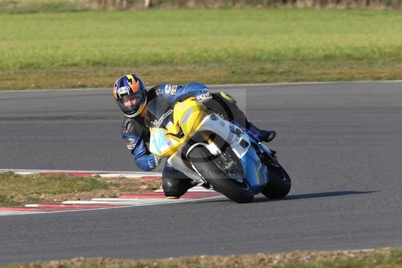 Motorcycle action photographs;Trackday digital images;event digital images;eventdigitalimages;no limits trackday;peter wileman photography;snetterton;snetterton circuit norfolk;snetterton photographs;trackday;trackday photos