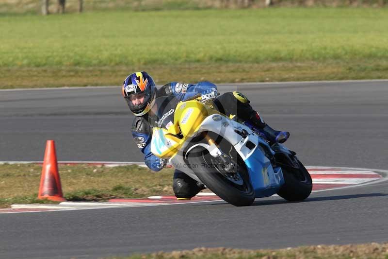 Motorcycle action photographs;Trackday digital images;event digital images;eventdigitalimages;no limits trackday;peter wileman photography;snetterton;snetterton circuit norfolk;snetterton photographs;trackday;trackday photos