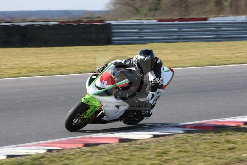 Motorcycle action photographs;Trackday digital images;event digital images;eventdigitalimages;no limits trackday;peter wileman photography;snetterton;snetterton circuit norfolk;snetterton photographs;trackday;trackday photos