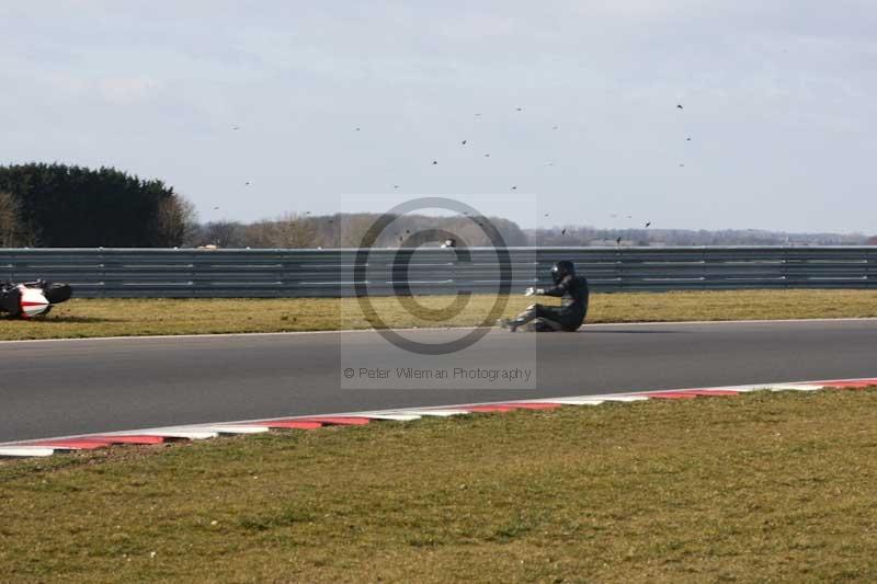 Motorcycle action photographs;Trackday digital images;event digital images;eventdigitalimages;no limits trackday;peter wileman photography;snetterton;snetterton circuit norfolk;snetterton photographs;trackday;trackday photos