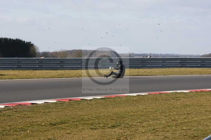 Motorcycle action photographs;Trackday digital images;event digital images;eventdigitalimages;no limits trackday;peter wileman photography;snetterton;snetterton circuit norfolk;snetterton photographs;trackday;trackday photos