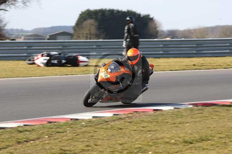 Motorcycle action photographs;Trackday digital images;event digital images;eventdigitalimages;no limits trackday;peter wileman photography;snetterton;snetterton circuit norfolk;snetterton photographs;trackday;trackday photos