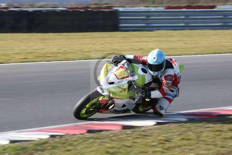 Motorcycle action photographs;Trackday digital images;event digital images;eventdigitalimages;no limits trackday;peter wileman photography;snetterton;snetterton circuit norfolk;snetterton photographs;trackday;trackday photos