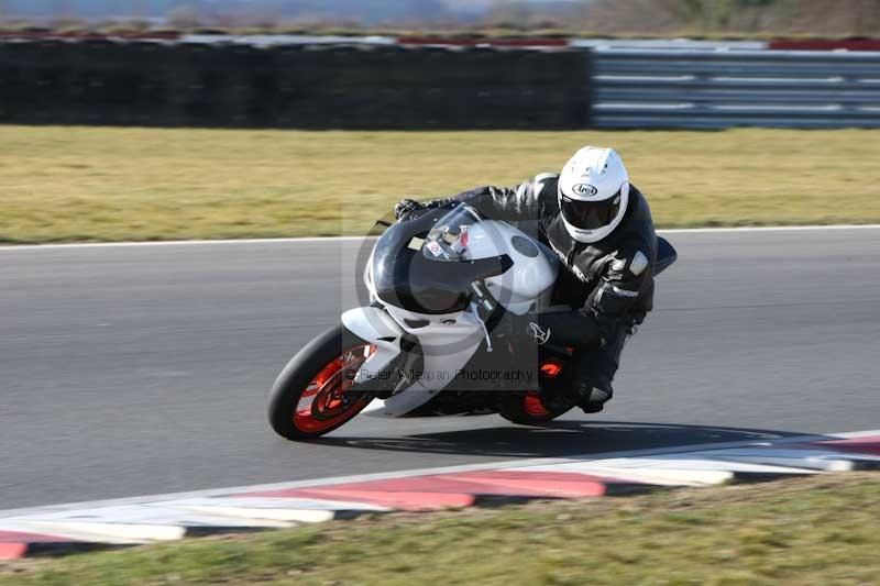 Motorcycle action photographs;Trackday digital images;event digital images;eventdigitalimages;no limits trackday;peter wileman photography;snetterton;snetterton circuit norfolk;snetterton photographs;trackday;trackday photos