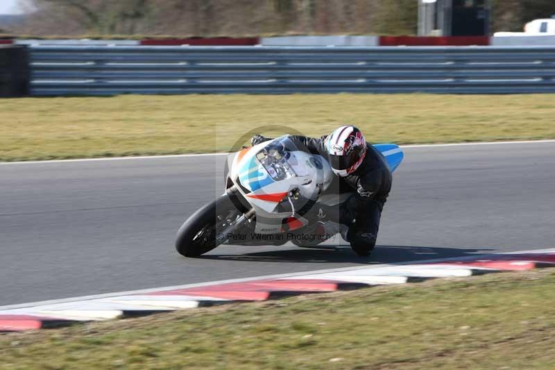 Motorcycle action photographs;Trackday digital images;event digital images;eventdigitalimages;no limits trackday;peter wileman photography;snetterton;snetterton circuit norfolk;snetterton photographs;trackday;trackday photos