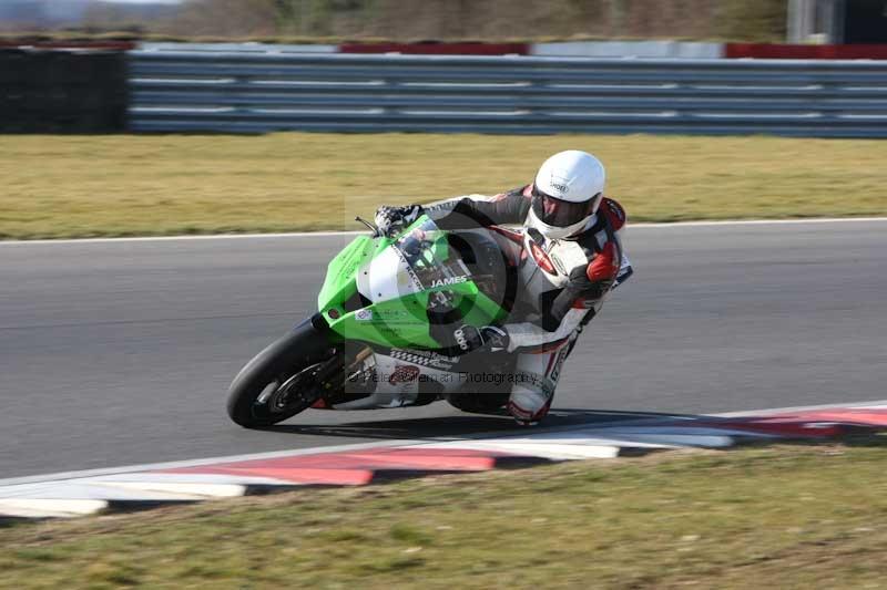 Motorcycle action photographs;Trackday digital images;event digital images;eventdigitalimages;no limits trackday;peter wileman photography;snetterton;snetterton circuit norfolk;snetterton photographs;trackday;trackday photos