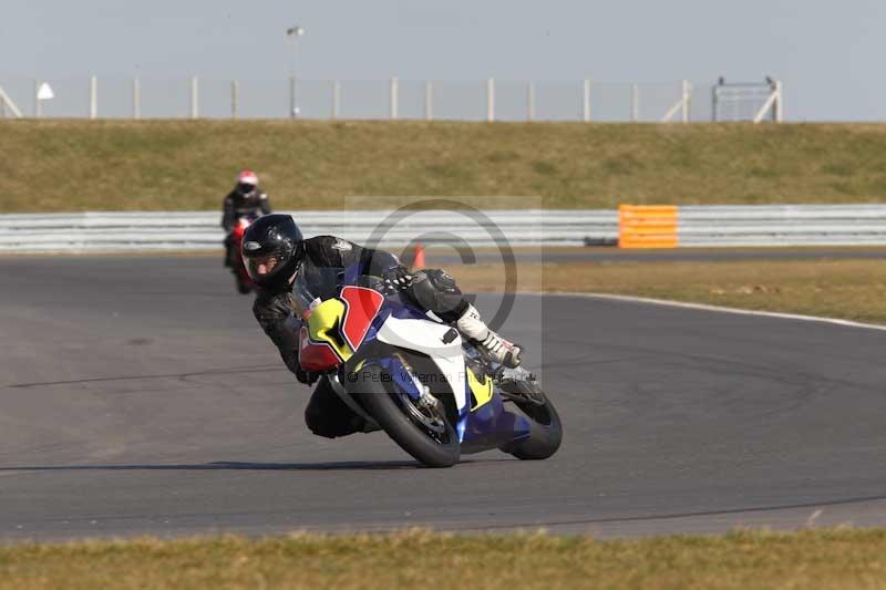 Motorcycle action photographs;Trackday digital images;event digital images;eventdigitalimages;no limits trackday;peter wileman photography;snetterton;snetterton circuit norfolk;snetterton photographs;trackday;trackday photos