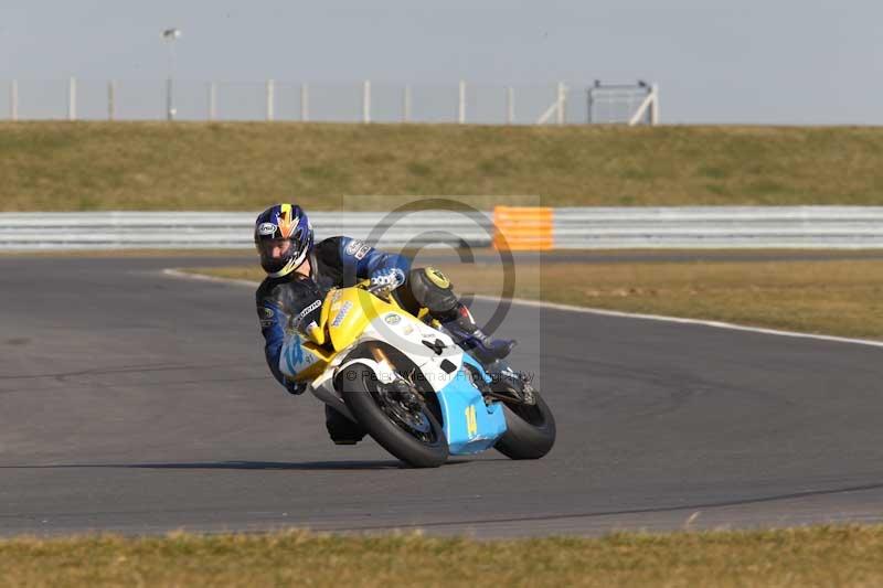 Motorcycle action photographs;Trackday digital images;event digital images;eventdigitalimages;no limits trackday;peter wileman photography;snetterton;snetterton circuit norfolk;snetterton photographs;trackday;trackday photos