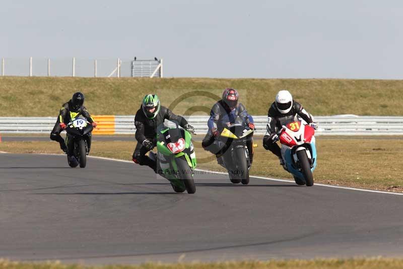 Motorcycle action photographs;Trackday digital images;event digital images;eventdigitalimages;no limits trackday;peter wileman photography;snetterton;snetterton circuit norfolk;snetterton photographs;trackday;trackday photos