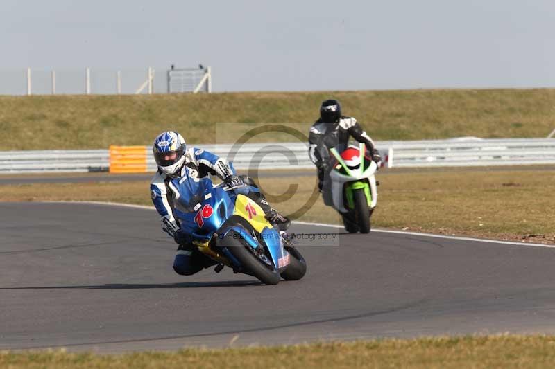 Motorcycle action photographs;Trackday digital images;event digital images;eventdigitalimages;no limits trackday;peter wileman photography;snetterton;snetterton circuit norfolk;snetterton photographs;trackday;trackday photos