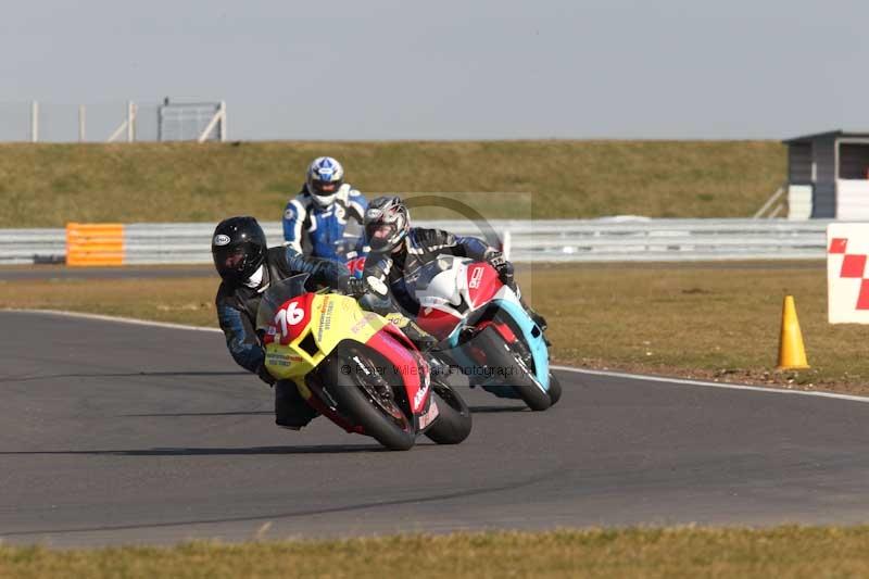 Motorcycle action photographs;Trackday digital images;event digital images;eventdigitalimages;no limits trackday;peter wileman photography;snetterton;snetterton circuit norfolk;snetterton photographs;trackday;trackday photos