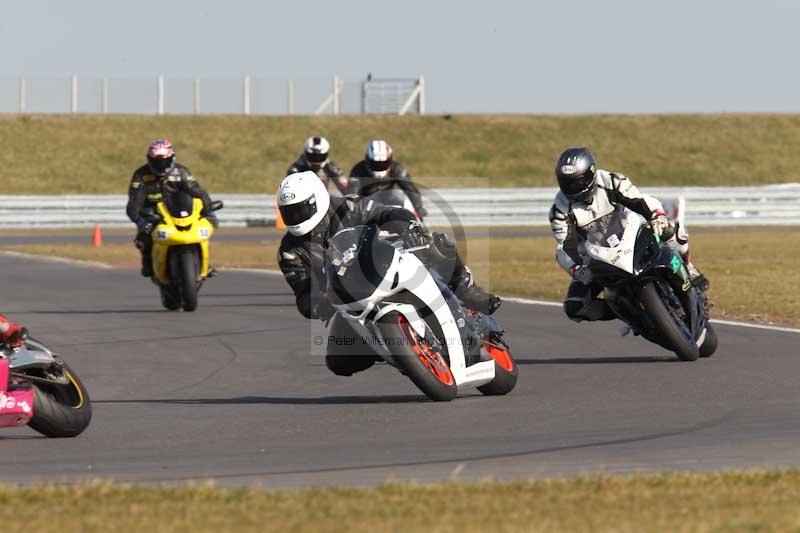 Motorcycle action photographs;Trackday digital images;event digital images;eventdigitalimages;no limits trackday;peter wileman photography;snetterton;snetterton circuit norfolk;snetterton photographs;trackday;trackday photos