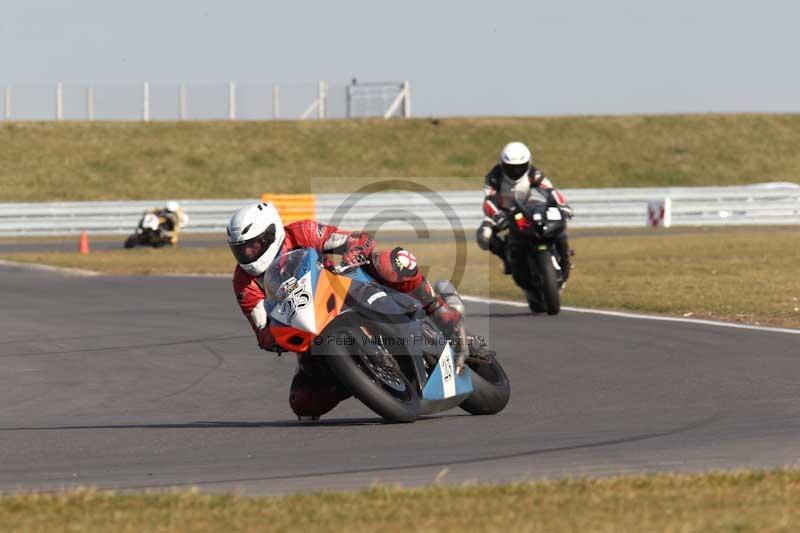 Motorcycle action photographs;Trackday digital images;event digital images;eventdigitalimages;no limits trackday;peter wileman photography;snetterton;snetterton circuit norfolk;snetterton photographs;trackday;trackday photos
