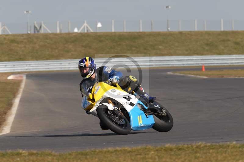 Motorcycle action photographs;Trackday digital images;event digital images;eventdigitalimages;no limits trackday;peter wileman photography;snetterton;snetterton circuit norfolk;snetterton photographs;trackday;trackday photos