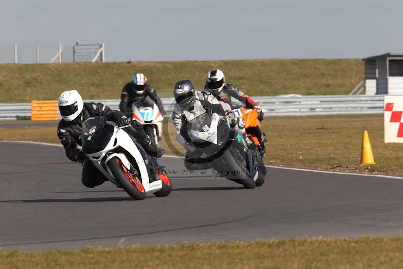 Motorcycle action photographs;Trackday digital images;event digital images;eventdigitalimages;no limits trackday;peter wileman photography;snetterton;snetterton circuit norfolk;snetterton photographs;trackday;trackday photos