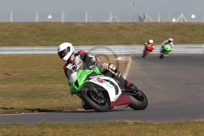 Motorcycle action photographs;Trackday digital images;event digital images;eventdigitalimages;no limits trackday;peter wileman photography;snetterton;snetterton circuit norfolk;snetterton photographs;trackday;trackday photos