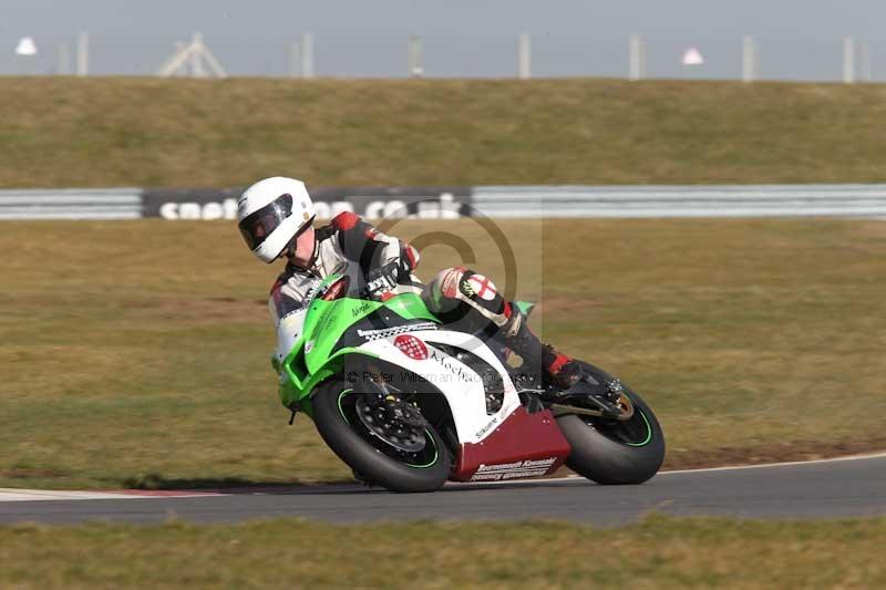 Motorcycle action photographs;Trackday digital images;event digital images;eventdigitalimages;no limits trackday;peter wileman photography;snetterton;snetterton circuit norfolk;snetterton photographs;trackday;trackday photos