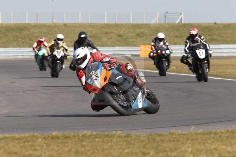 Motorcycle action photographs;Trackday digital images;event digital images;eventdigitalimages;no limits trackday;peter wileman photography;snetterton;snetterton circuit norfolk;snetterton photographs;trackday;trackday photos