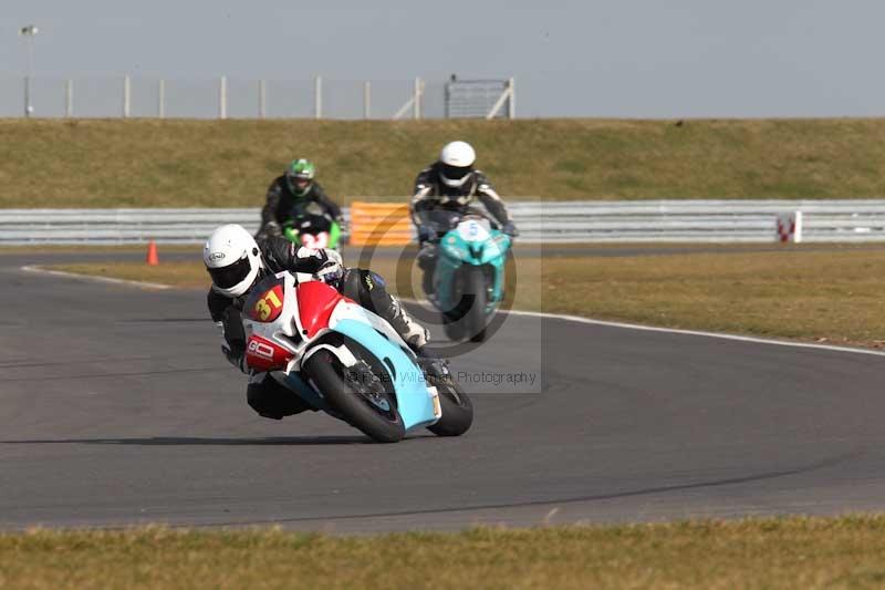 Motorcycle action photographs;Trackday digital images;event digital images;eventdigitalimages;no limits trackday;peter wileman photography;snetterton;snetterton circuit norfolk;snetterton photographs;trackday;trackday photos