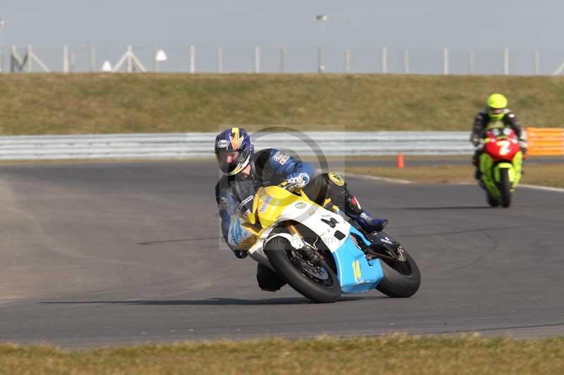 Motorcycle action photographs;Trackday digital images;event digital images;eventdigitalimages;no limits trackday;peter wileman photography;snetterton;snetterton circuit norfolk;snetterton photographs;trackday;trackday photos