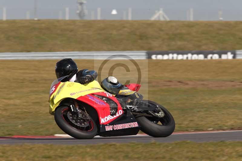 Motorcycle action photographs;Trackday digital images;event digital images;eventdigitalimages;no limits trackday;peter wileman photography;snetterton;snetterton circuit norfolk;snetterton photographs;trackday;trackday photos